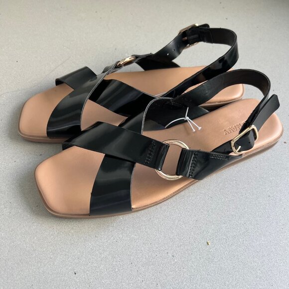 NWT Old Navy Women Size 7 Faux Leather Black Jack Cross-Strap Buckled Sandals - Picture 5 of 8